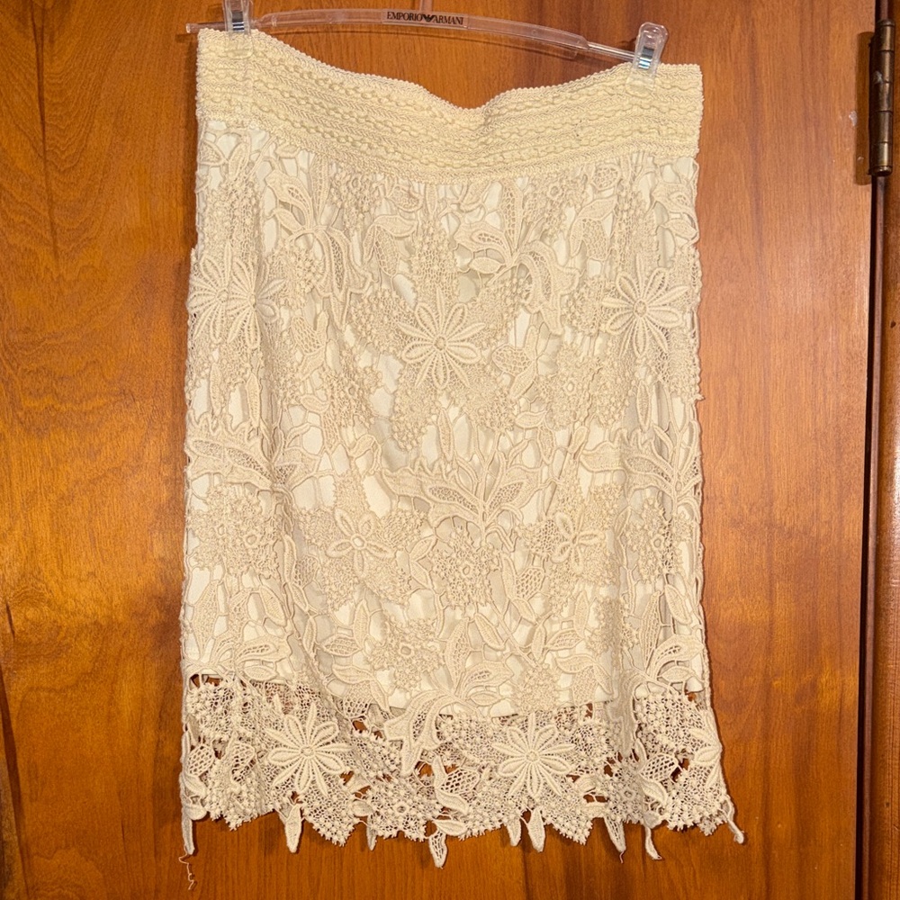 Forever 21 Cream Floral Crochet Lace Pencil Skirt with Scalloped Hem
